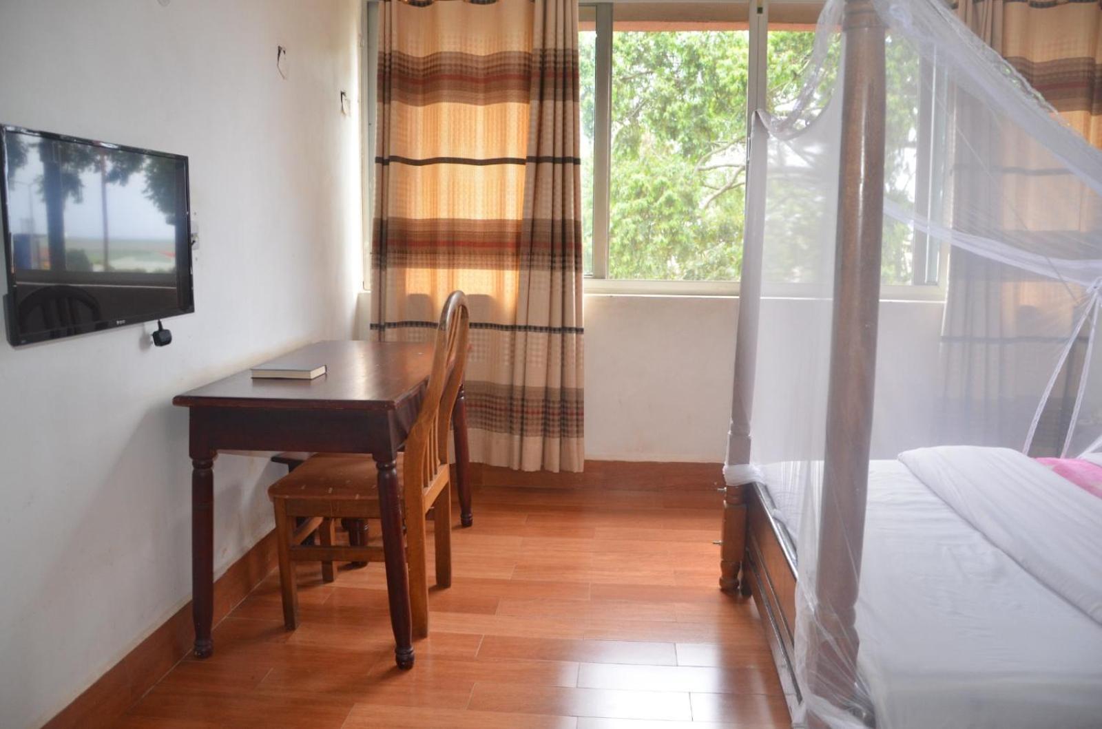 Entebbe Flights Motel Exterior photo