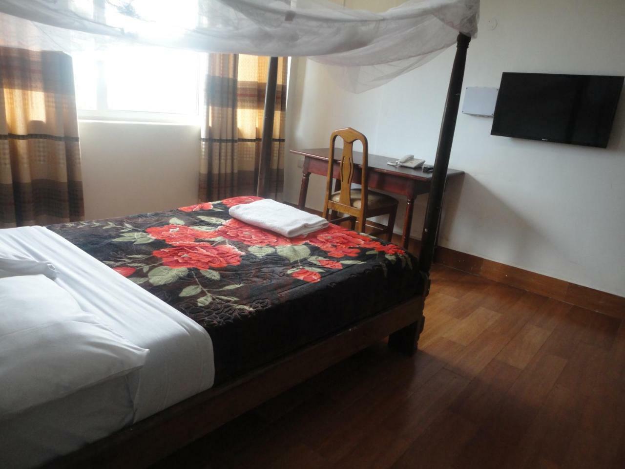 Entebbe Flights Motel Exterior photo
